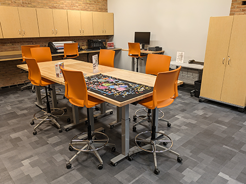 Table and chairs in the makerspace